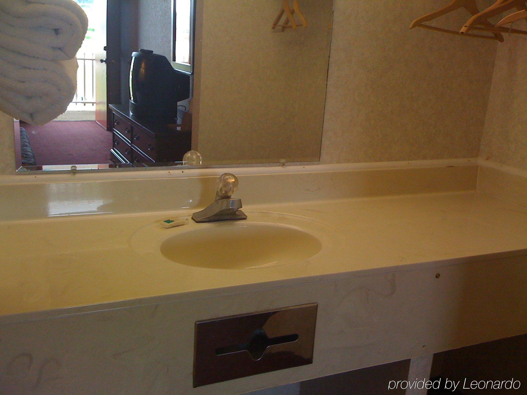 Welborn Motel - Hamptonville Room photo